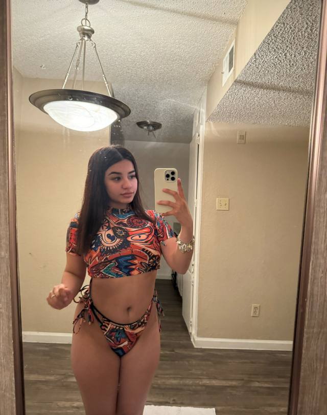 Latino Real licensed therapist I’m a naughty squirter I give full body massage with sex and blow job🍆🍑💦