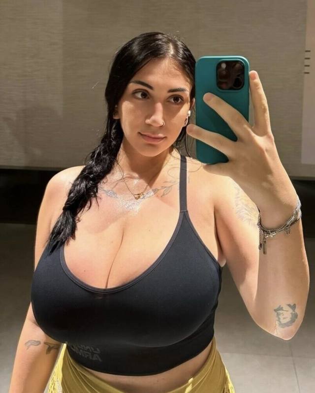 36years old sexy lady seeking fun and some good sex get paid incall or Outcall and a NURU MASSAGE therapist NURU Massage Full