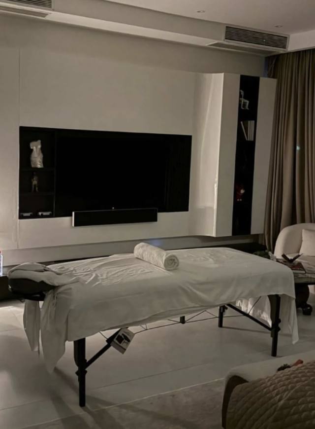 AVAILABLE NOW‼️FOR FULL BODY AND NURU MASSAGE WITH HAPPY ENDING💯FULL GFE🍆PREMIUM FUN😋 HMU(4642439128)