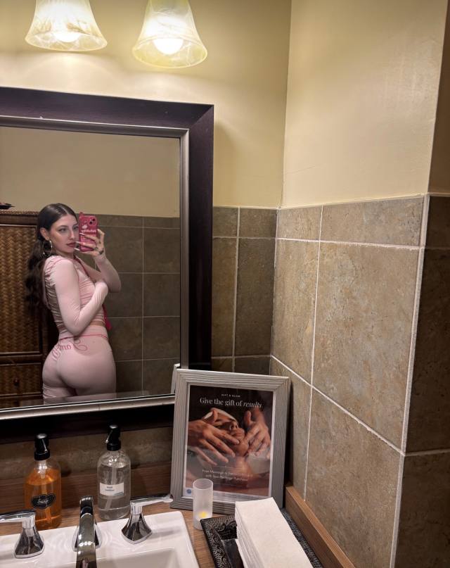 🍇NO DEPOSIT 💸 PAYMENT IN PERSON 🐱SEXY🐱 INCALL AND OUTCALL  (815) 599-9972 🍇�🍇�