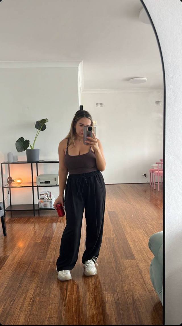 I’m a specialist massage therapist who provides traditional massage chains, Nuru massage, body rubs and Asian Spas with milky