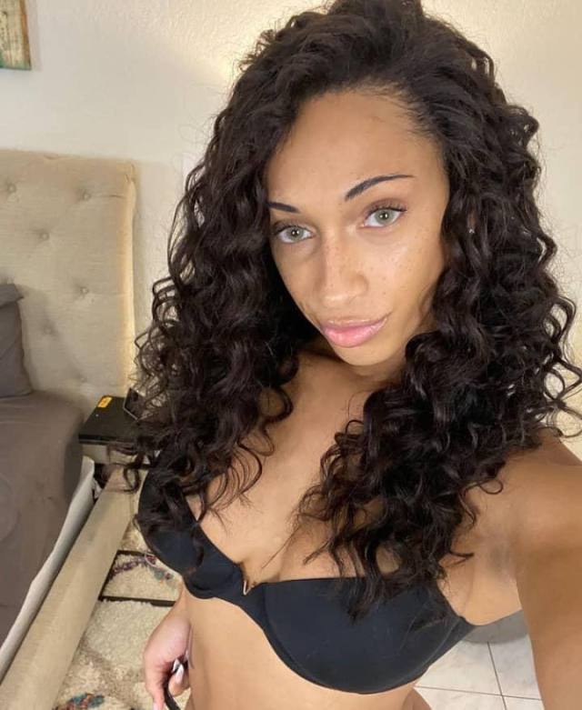 Who’s ready to fuck my sweet anal 🍑❤️🍒