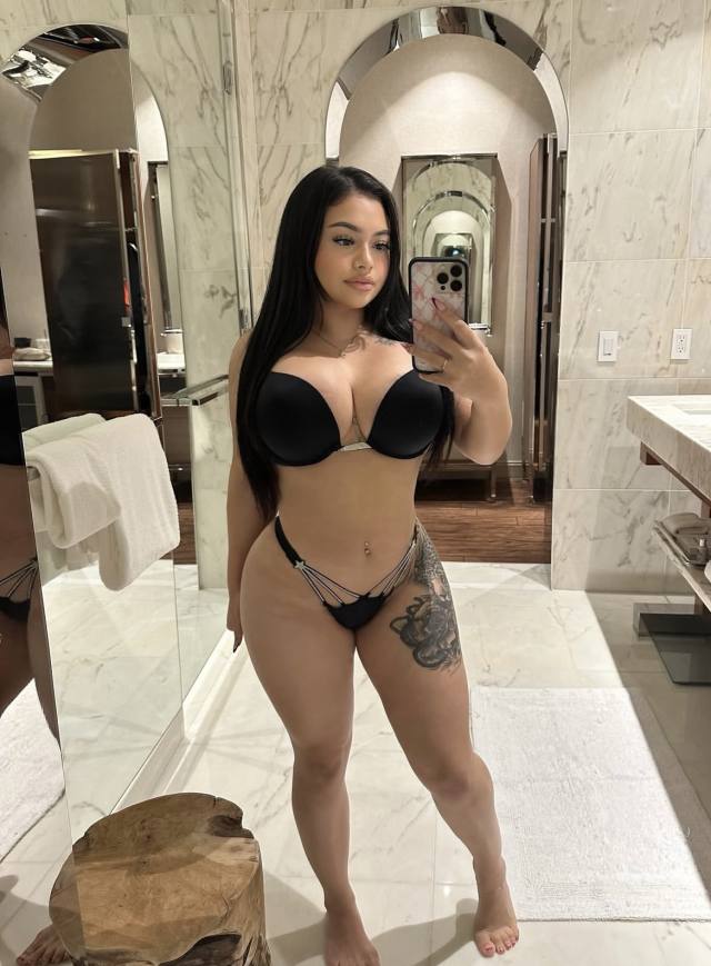 I’m female escort available for hookup and I sell my hot nudes and videos