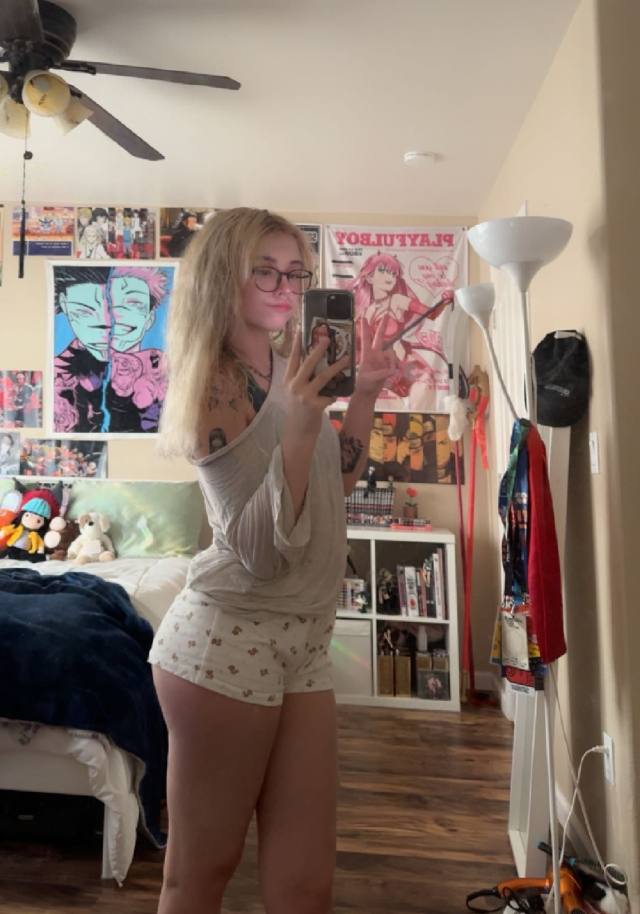 Hi 👋, it’s Megan and I am down to fuck anytime tonight💦🍆🍑.