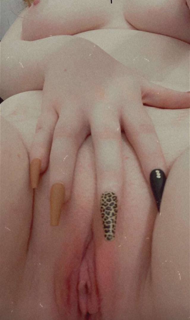 Verified Female escort available for all services. iMessages and WhatsApp only for faster response