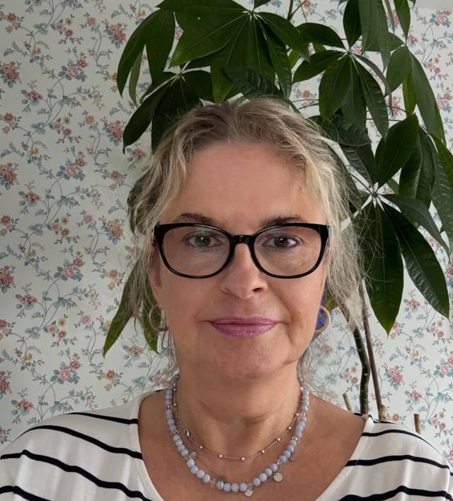 Old Milf Cougar Seeks a Baby for $600 hmu 7572300491