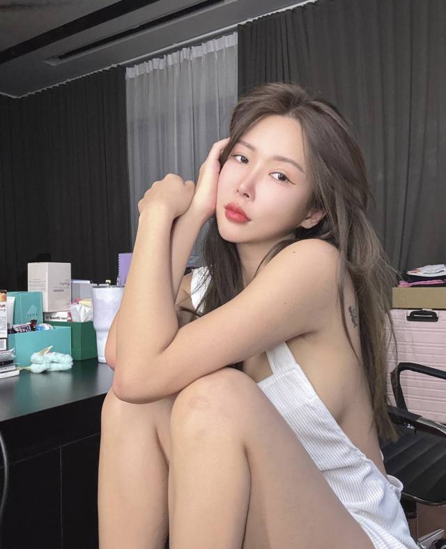 prety babe young Tantra Hypnosis Orgasm Healing /massage therapy Massage 💆 💆‍♀️ ❤️ professional masseurs.