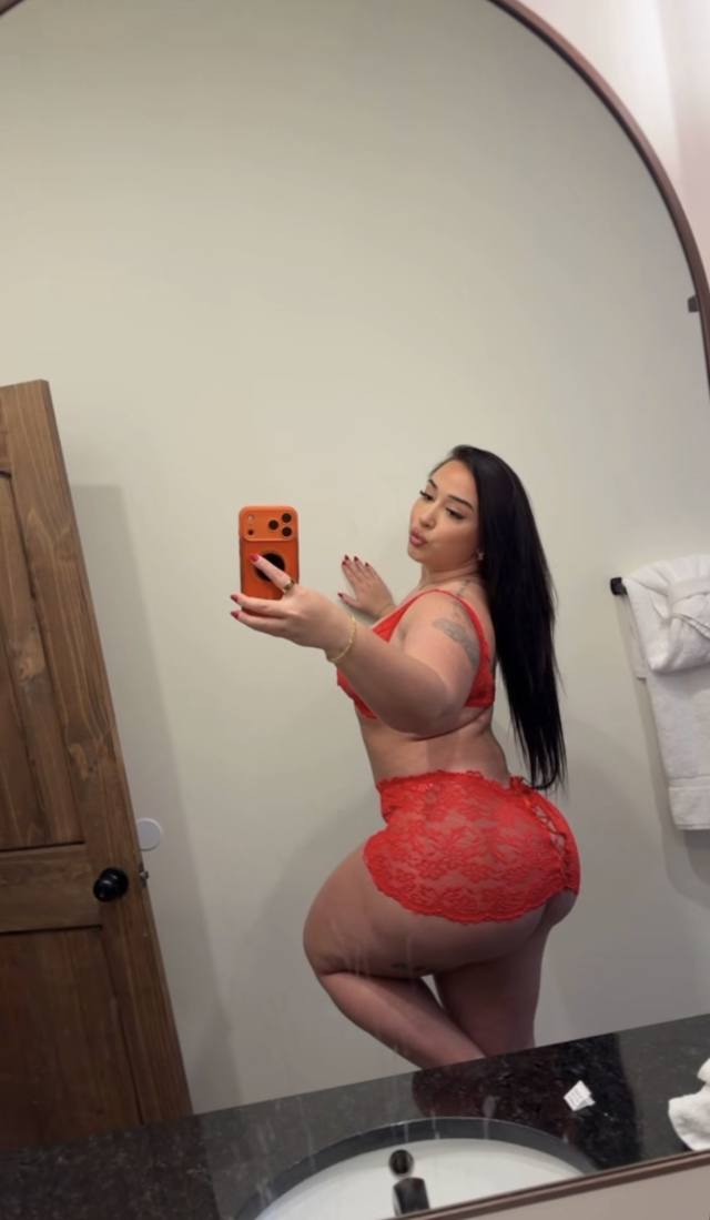 👅I AM LOOKING FOR A NICE COCK TO **** SERVICE💠AVAILABLE CAR/HOME/HOTEL INCALL AND OUTCALL