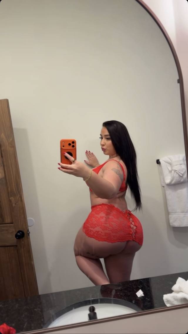 👅I AM LOOKING FOR A NICE COCK TO **** SERVICE💠AVAILABLE CAR/HOME/HOTEL INCALL AND OUTCALL