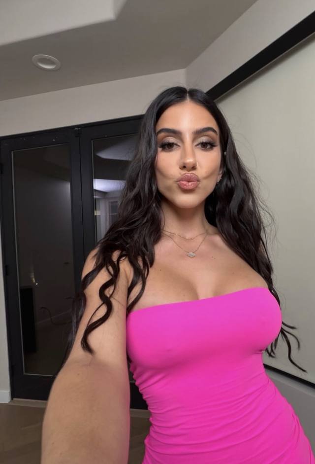 Looking for serious relationship ready to mingle and settle down text me with your name and pic