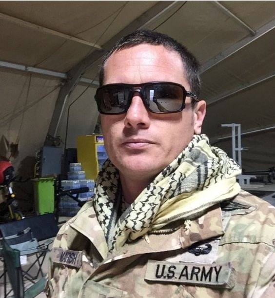 I'm a straight and easy going person with a gentle heart to love