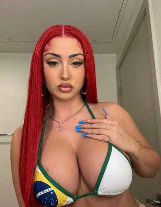 Upscale Lady for Refined Gentlemen