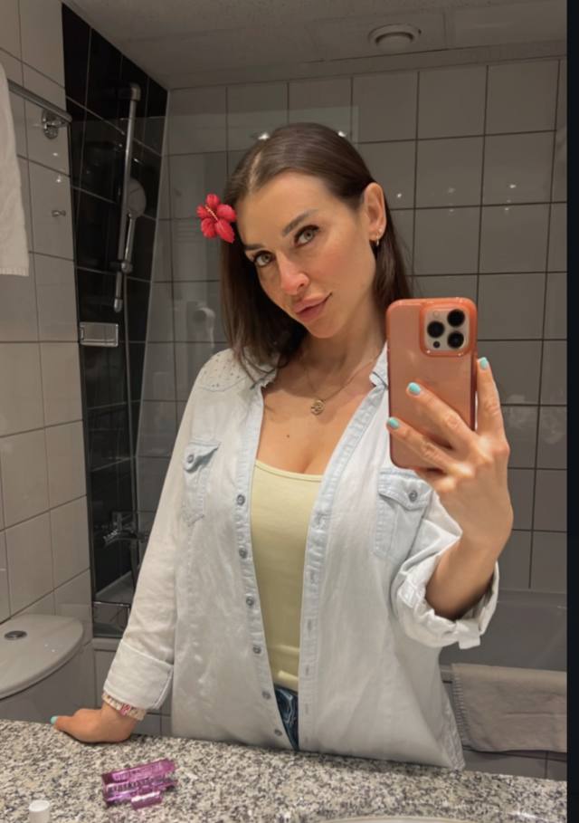 HEY DADDY MY WET 💦SWEET PUSSY SCREAMING YOUR NAME WANTING YOUR COCK 💕TO PUT A MARK ON ME I WANT TO SQUIRT PN YOUR 🥰FACE WANT