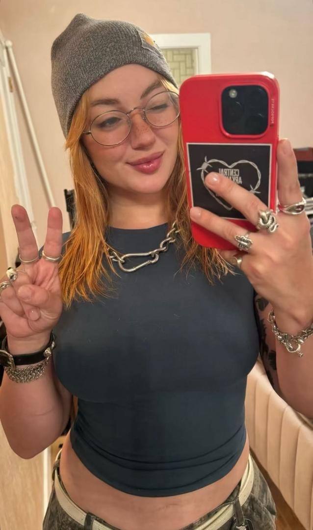 I'M A SPECIALIST & A LICENSED MASSAGE THERAPIST AVAILABLE FOR FUN FULL EROTIC MASSAGE I SELL CONTENT AND FACETIME   PAYMENT A