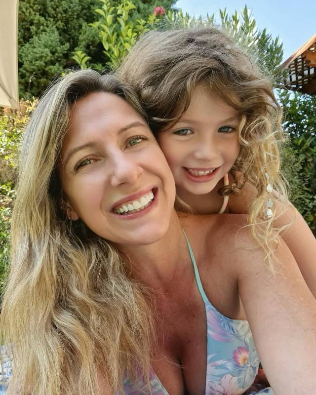 Single Mom and Fashion Dreamer seeks a real connection