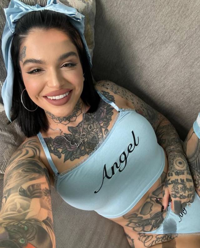 SNAPCHAT👻 LEIGHLAINEY OR TEXT 5042250051 FOR FUN 👅 !!! 💦💦🍆🍆 👅👅🍑🍑