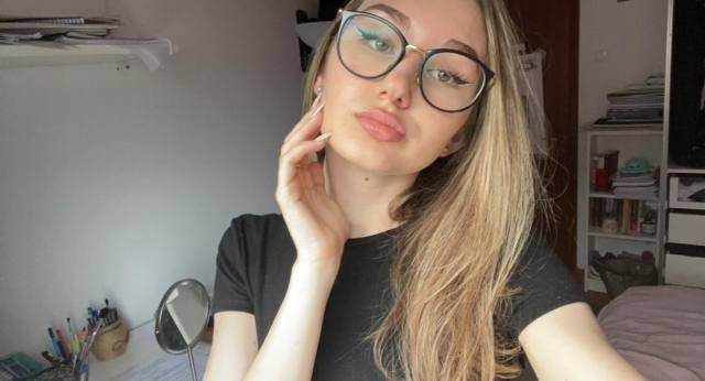 I am available for hook up , ready for for both incall and outcall services