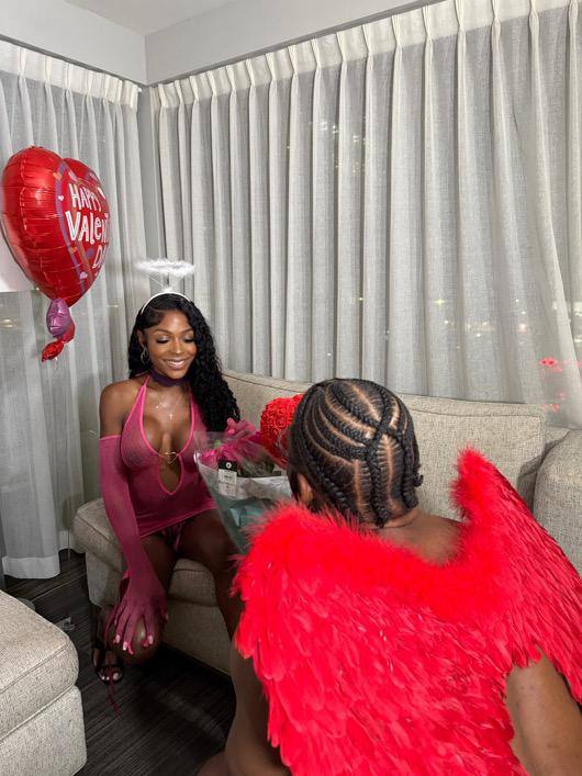 Smulders cierra Black Beauty. Back in Town. Soft. Sensual. Unforgettable.