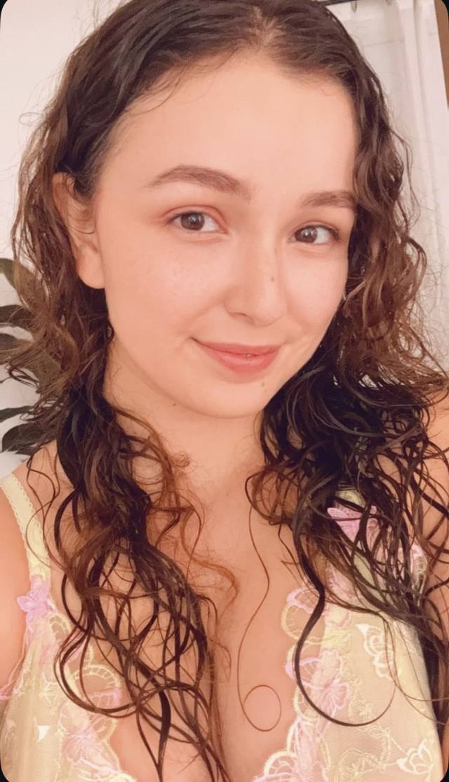 I’m a cute clean DDF white.Single,lonely Female Escort down for hookup❤️