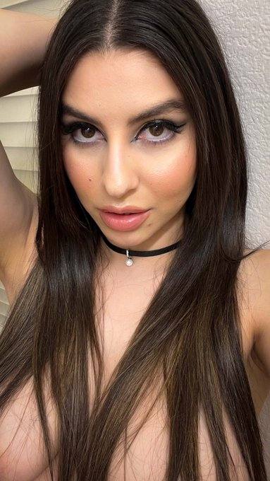 Hit me up on my number 318-800-6408‬ Discreet & respectful meetups