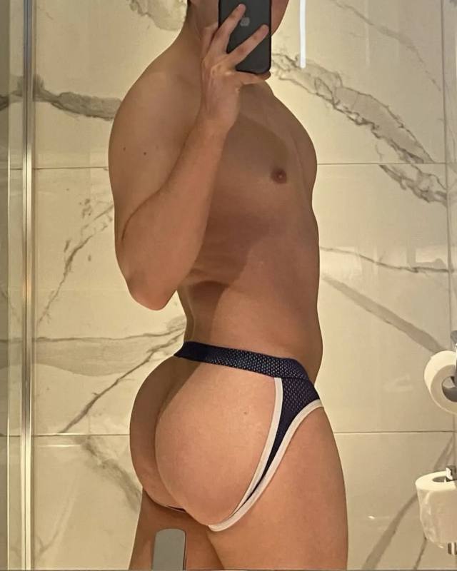 FULL BODY MASSAGE 💆🏻‍♂️ YOUNG SEXY MALE MASSEUSE ✨ M4M