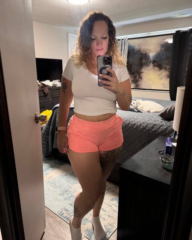 NO PAYMENT REQUIRED- SEXY SINGLE MOM FOR MEET AND FUCK AS LONG AS YOU KNOW HOW TO USE YOUR DICK 🍆🍑🍆💦.