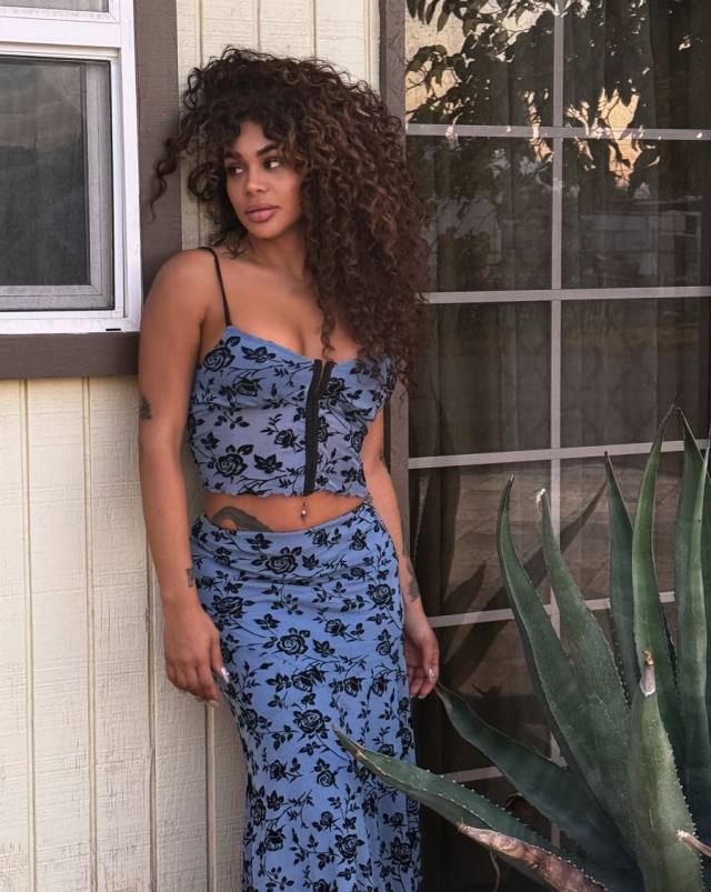 THICC AND SEXY 🍆💦🍑