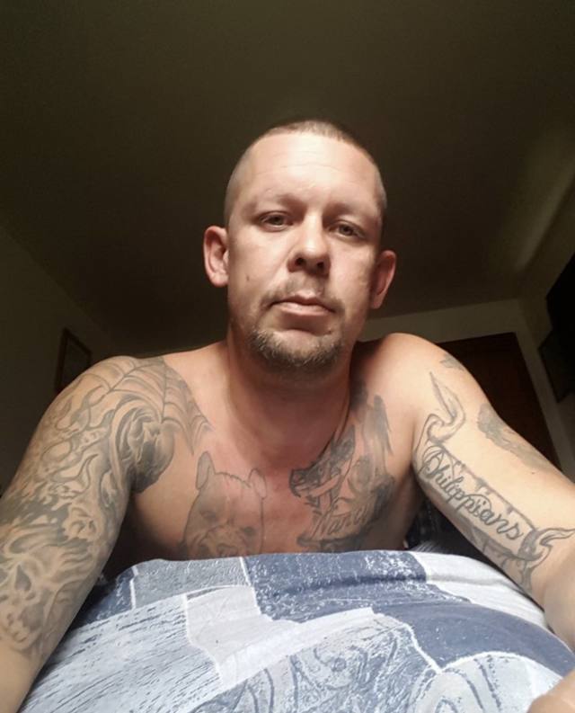 I’m looking for the best woman for me, the woman I can trust with everything in the universe, a woman that can always looking