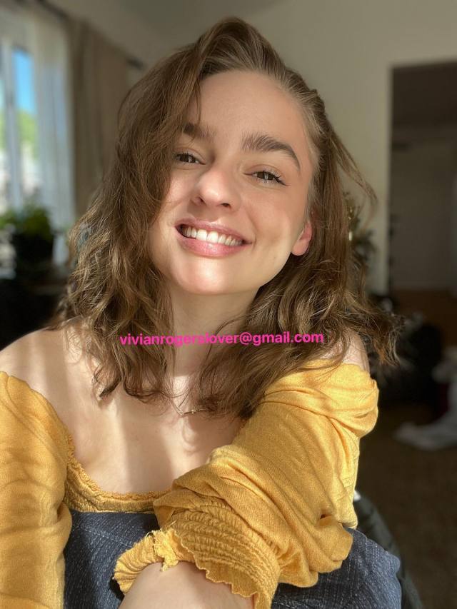 Book a session with Vivian