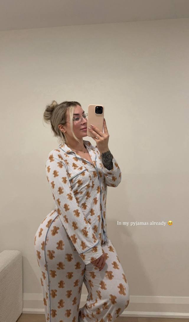 I’m available for body massage and sex services hmu: 4044108652 or snap: desamiya01