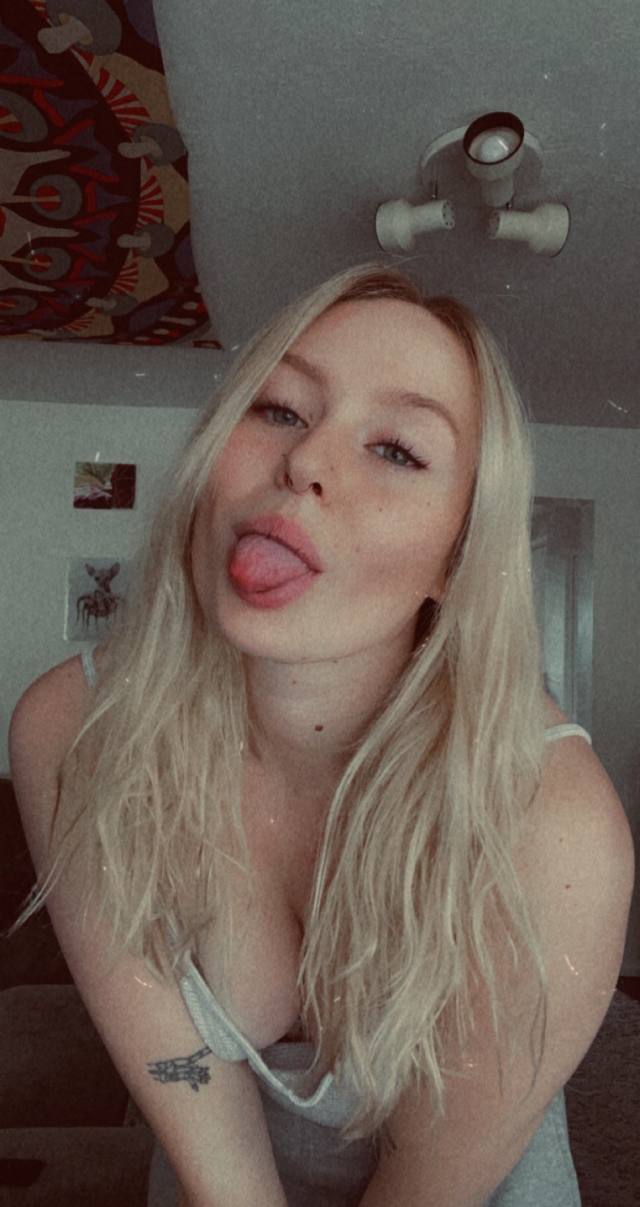 Hot 🥵 Sexy girl in town ready to give incall, outcall and date*** +1 (865) 249-5888