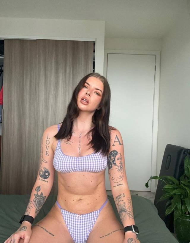 !! NO PAYMENT NEEDED !! I just wanna fuck and get my pussy eaten up, seeking fun !" !! NO PAYMENT NEEDED I'M NOT HUNGRY L