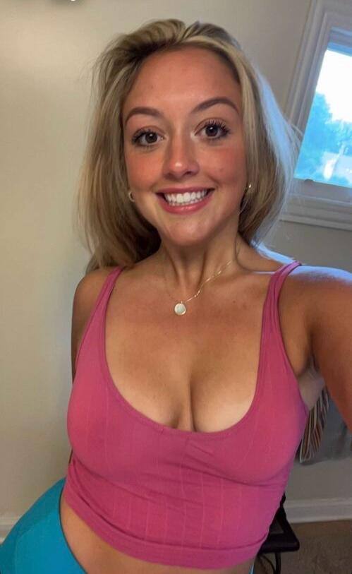 Available for hookup , massages, 420.. incalls and outcalls 😈 🥵 💦💦 💦