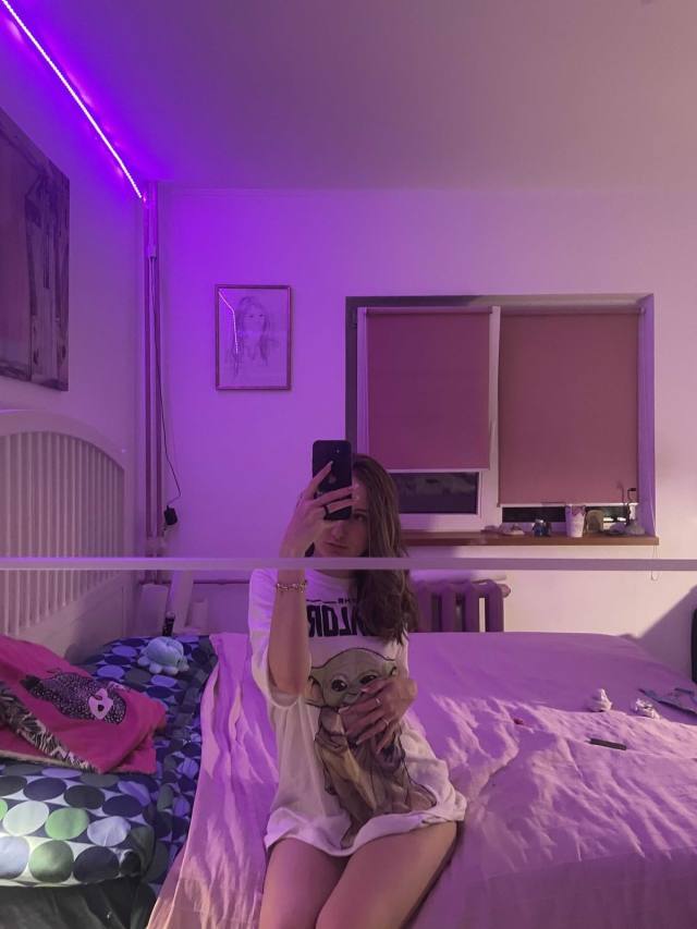 𝐯𝐞𝐫𝐢𝐟𝐢𝐞𝐝 ✔️™️®️ Private Indulgence with a Twist Desire” Flawless Figure, Naughty Mind – What Are You Waiting For?”• “Seductio