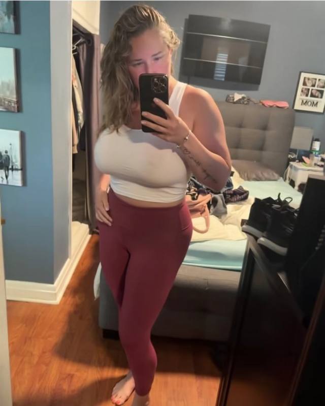 SEXY SINGLE MOM FOR MEET AND FUCK AS LONG AS YOU KNOW HOW TO USE YOUR DIVK🍆🍑💦