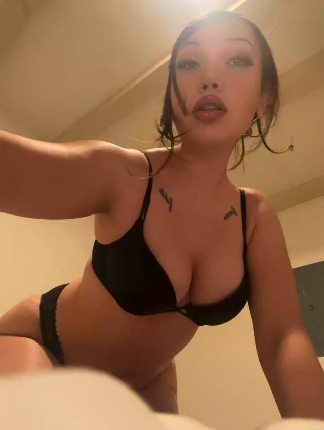 Hot 🔥and sexy😍 Inked girl available 👅🍭😋 🍆💦🍑: text me and let’s do some real bad bad stuffs😉😉 come get the best experience you