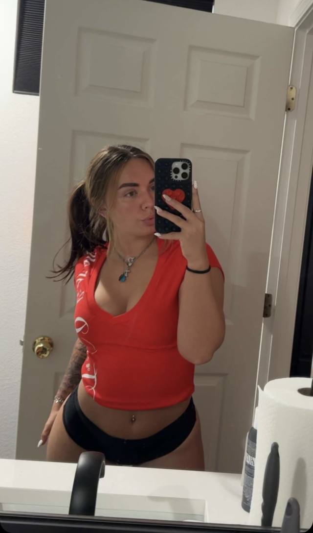 Available for hot fun and link ups👅🥵👿