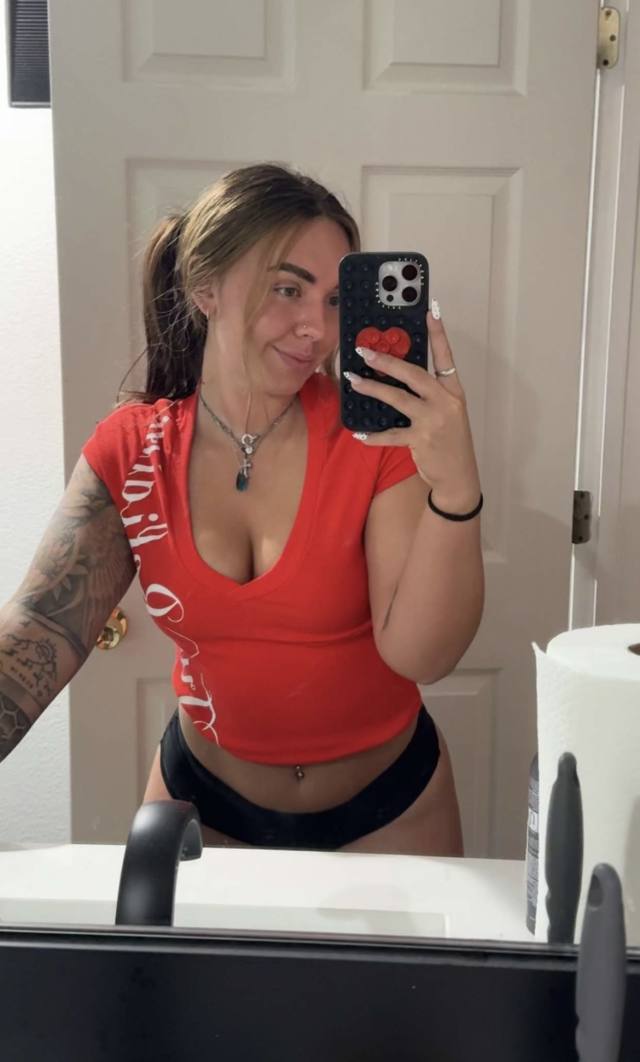 Available for hot fun and link ups👅🥵👿