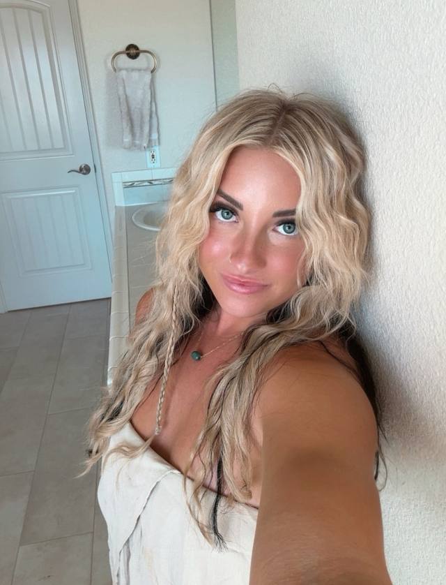 I AM DOWN FOR ALL KIND OF S E X HOOK-UP AND I NEED A GOOD D I C K INSIDE MY WET P U S S Y💦🍑🍆(i let you cum inside me)Text me