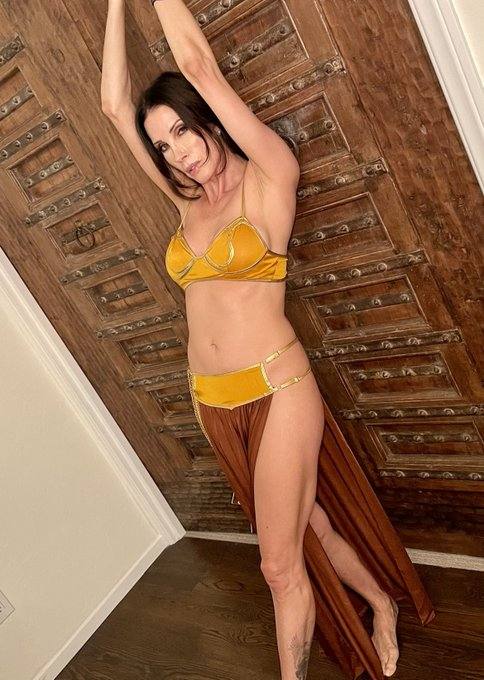 Hello text me to get real massage service💕💦🥵