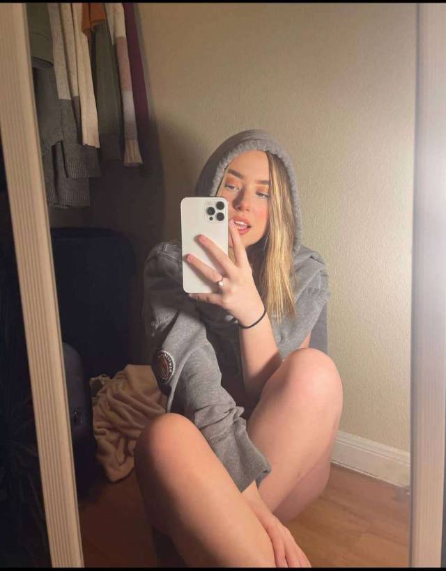 Mommy wants  to sneak around while hubby isn’t looking.. tele:Spacdom