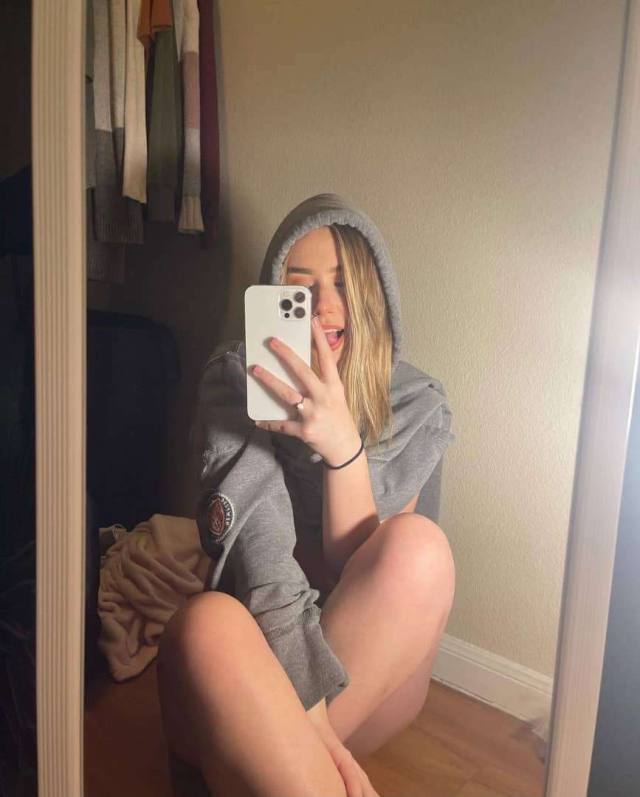 Mommy wants  to sneak around while hubby isn’t looking.. tele:Spacdom