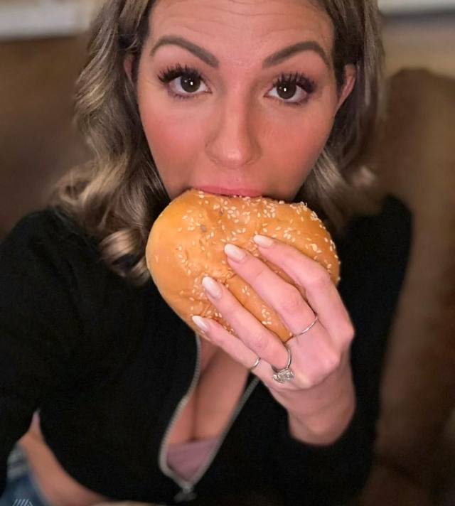 Hi I’m available for fun and hookup at affordable donations no bs