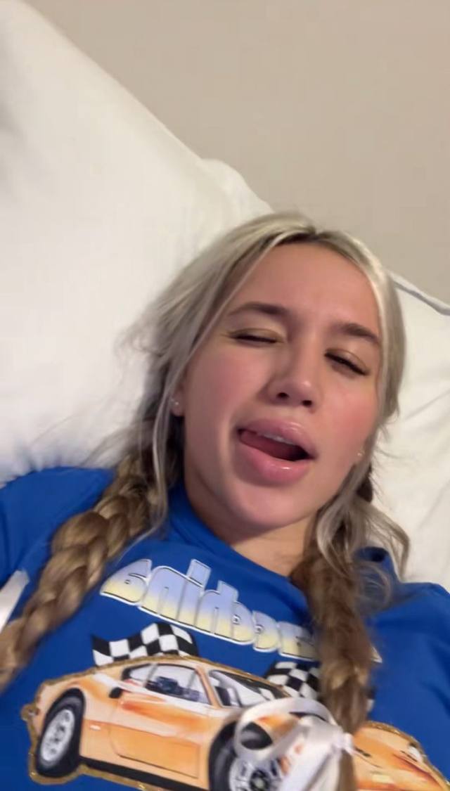 SEXY SINGLE MOM FOR MEET AND FUCK AS LONG AS YOU KNOW HOW TO USE YOUR DICK 🍆🍑🍆💦