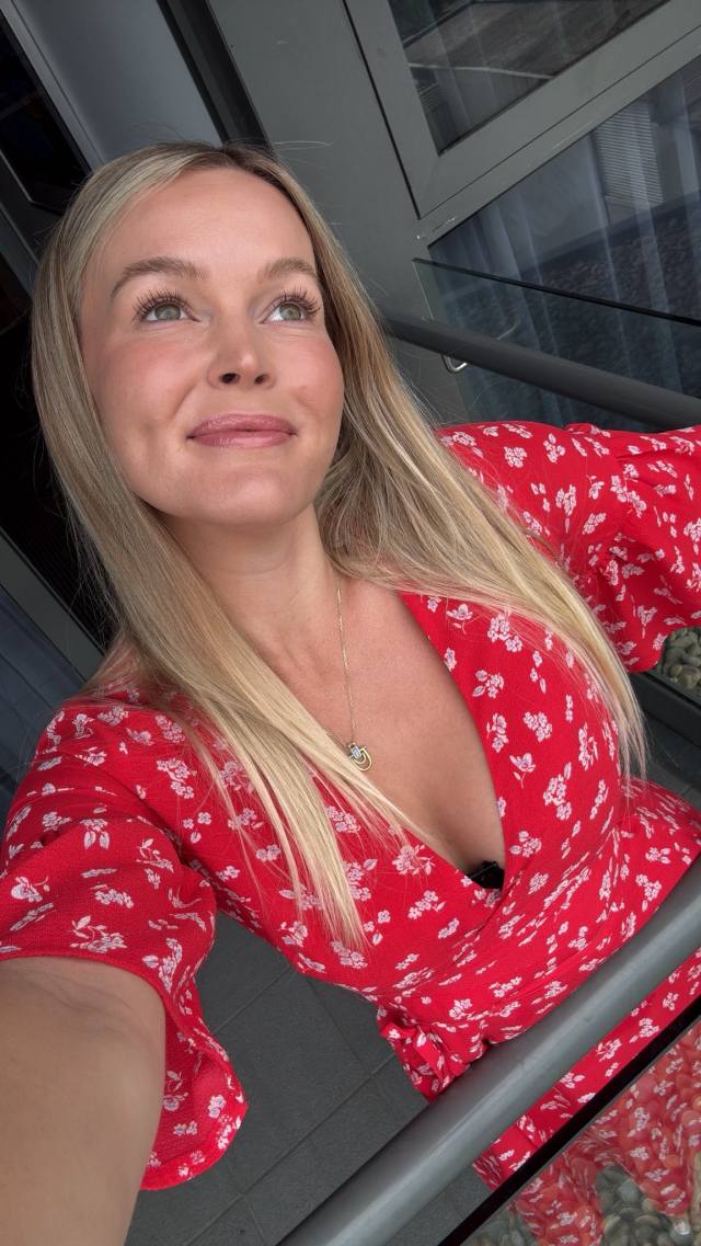 Hello there am Kelly , DOWN FOR FUN AND SELL PHOTOS AND VIDEOS 👅 !!! 💦🍆👅🍯❤️🥺 Oral, doggy,hardcore and more,Are you in need of