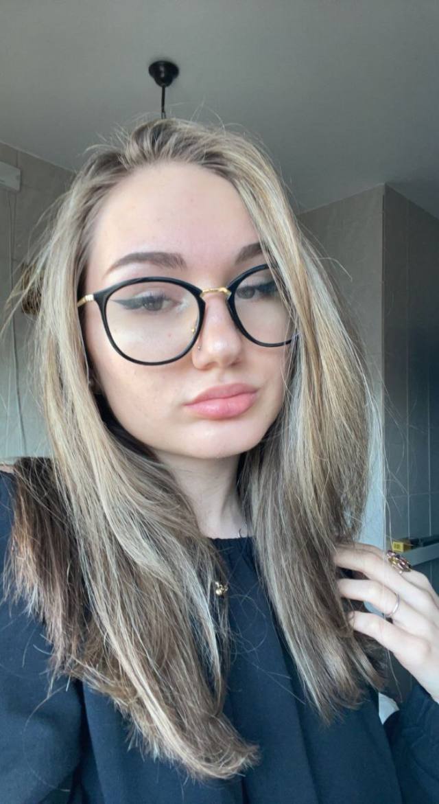 Hi i'm Daisy HMU if you're down for hookups with your location either you host or i host and ask for rates 🥵💦🍆