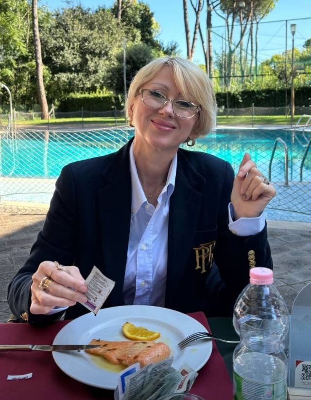 Hello I'm VICTORIA Come and unwind with my unrushed full body very sensual AM A LICENSED PROFESSIONAL and independent MASSAG