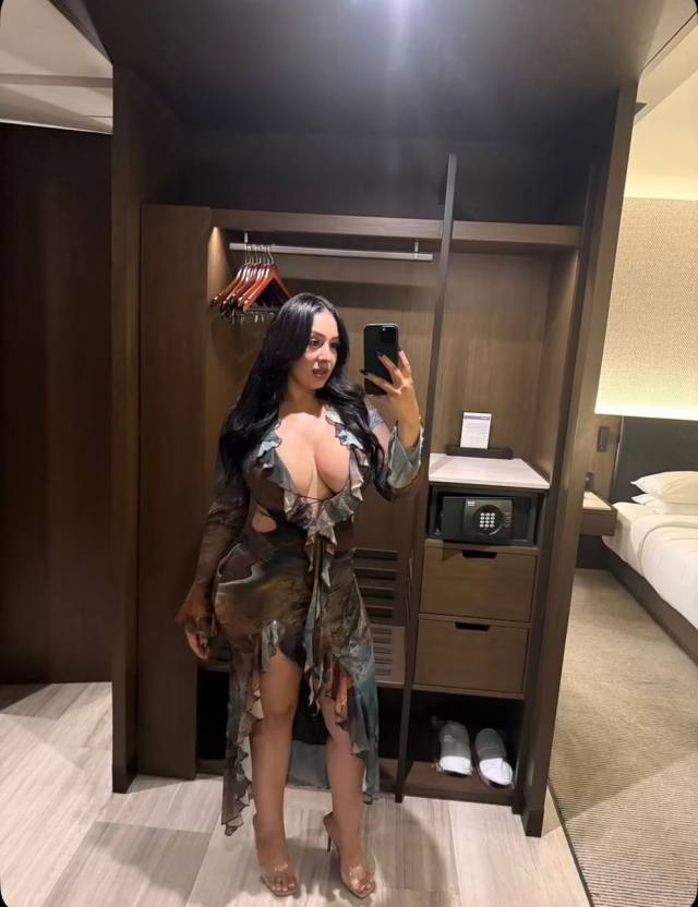 Hey I’m Michelle Guzman by name, I’m available for all type of sex service and I sell nice content, FaceTime fun and videos a