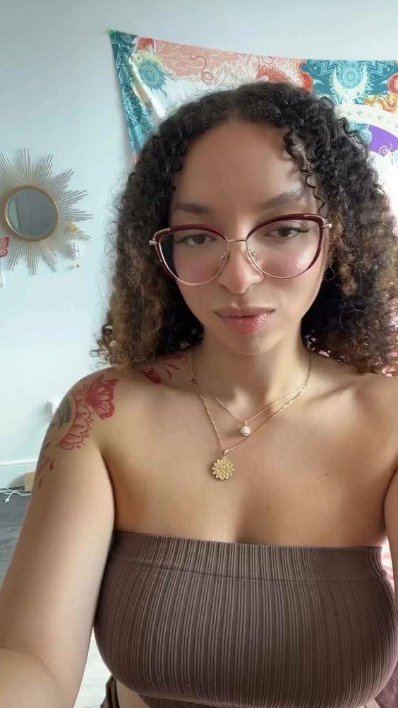 I’M AVAILABLE FOR HOOKUP, ALL STYLES ARE WELCOME 🤗🥵🔥🍆💧