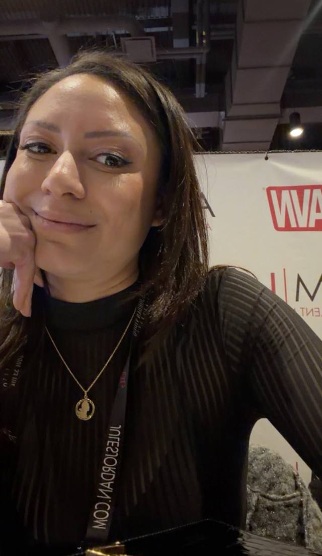 I'M A PROFESSIONAL, INDEPENDENT MASSEUSE.  I OFFER NURU MASSAGE/HAPPY ENDING.